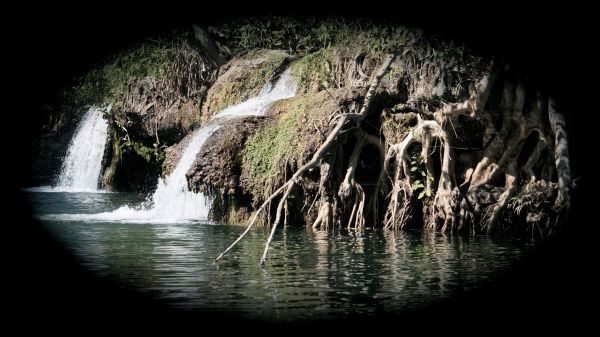 waterfall vignette - Lawn Hill Gorge