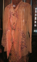 Pinang Peranakan Museum - costume 2